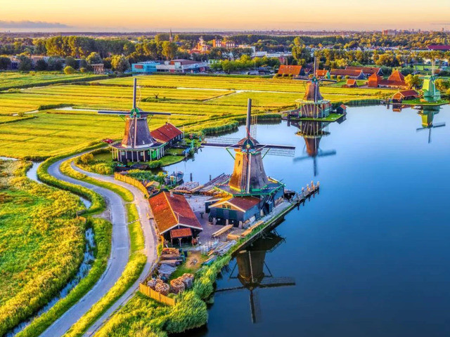 eSIM Netherlands – Affordable Data Plans & Instant Activation | Awinst Connect